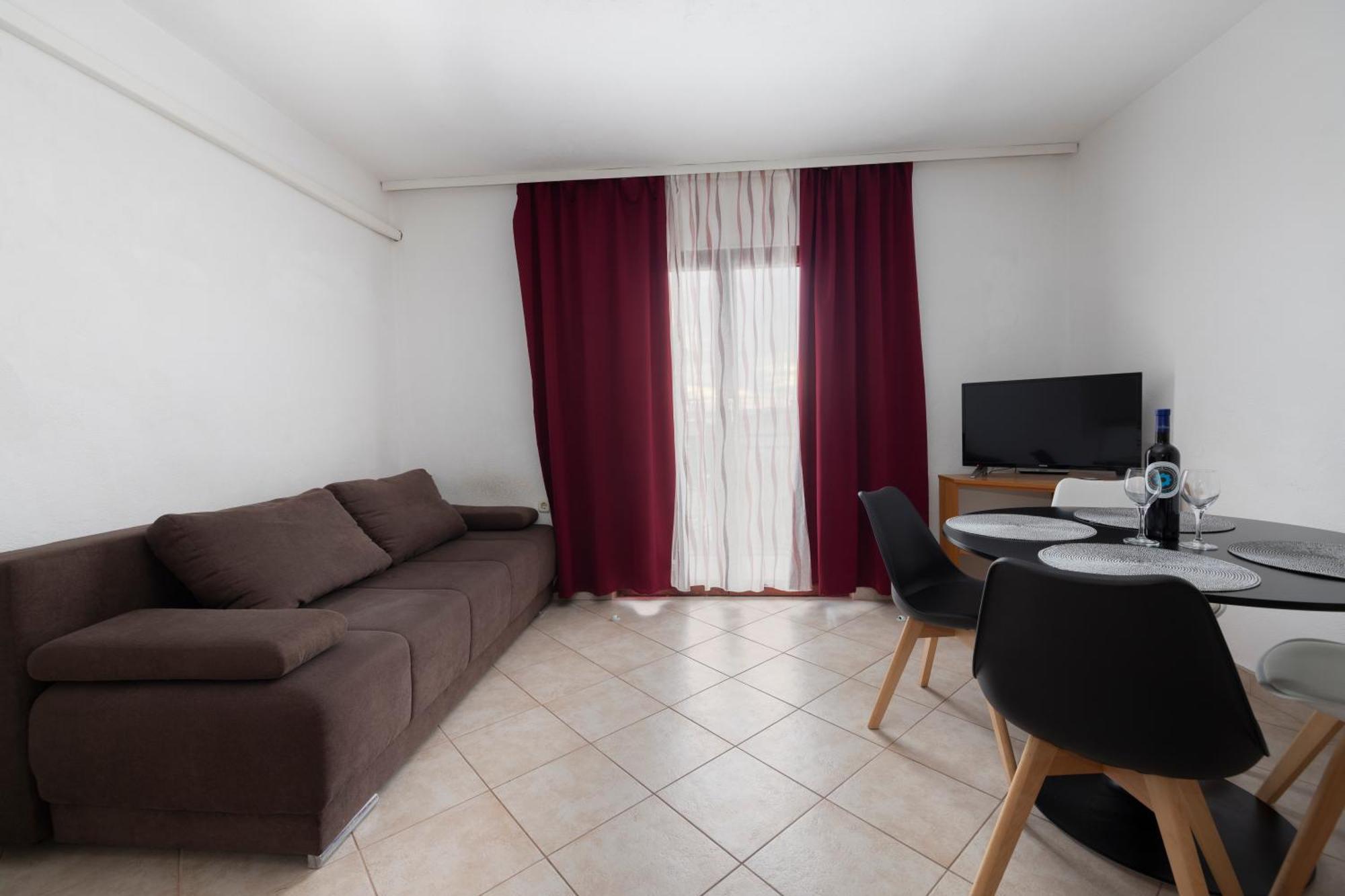 Apartments Family Roso Promajna Exterior foto