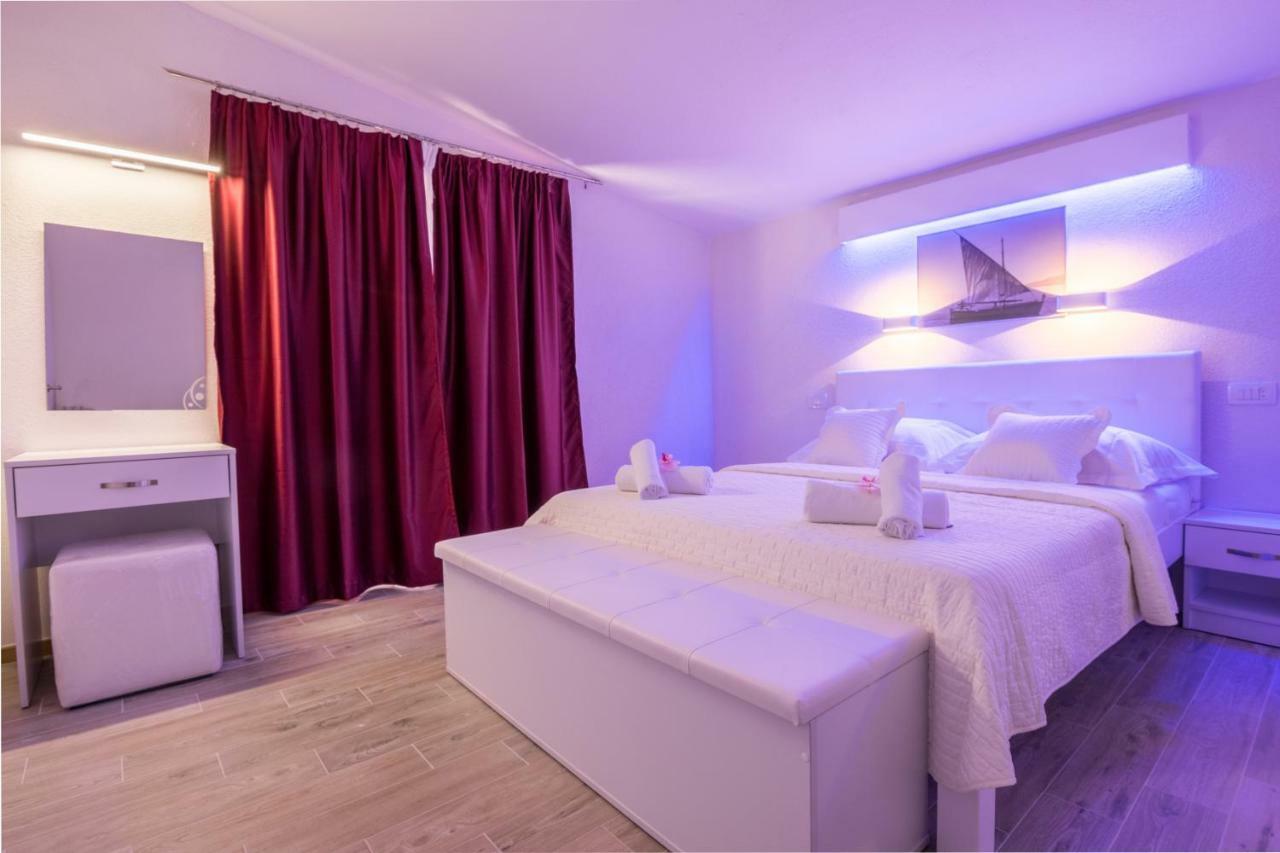 Apartments Family Roso Promajna Exterior foto