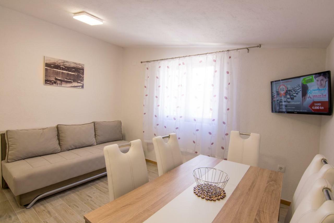 Apartments Family Roso Promajna Exterior foto